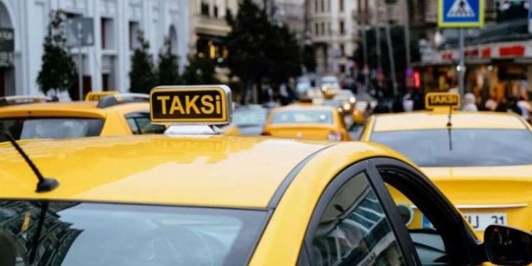 Şişli’de taksicilere yönelik kontrol yapıldı