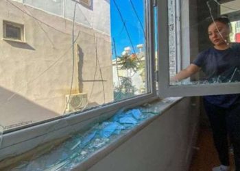 Mesken sahibi dehşeti: Kiracısının camlarını kırdı!